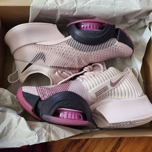 Nike WMNS Air Zoom Superrep - Size 7.5